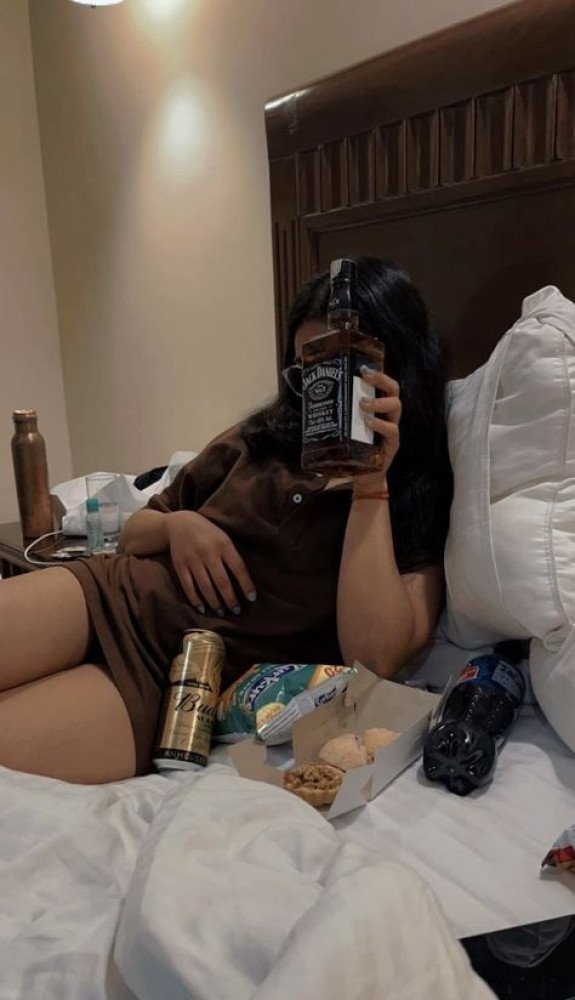 Naughty & Playful Girl